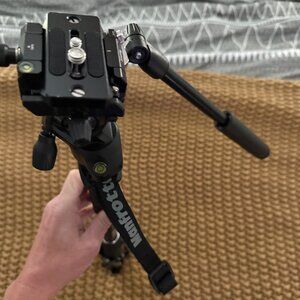 Manfrotto Element MII Aluminum Monopod + Fluid Pan Head